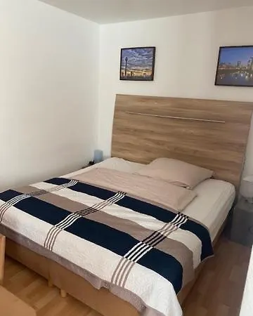 Leon דיסלדורף